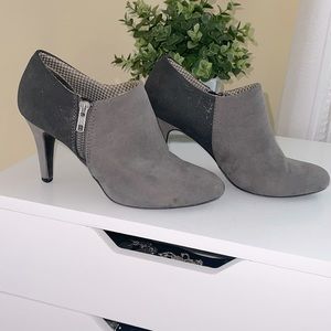 Dex Flex Comfort Grey Suede Booties
